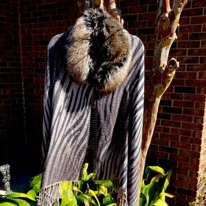 Elegant Black and Gray Cape with Faux Fur Collar